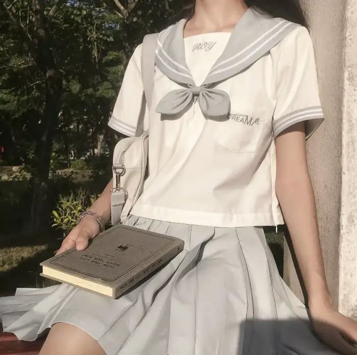 黑暗中的两个人